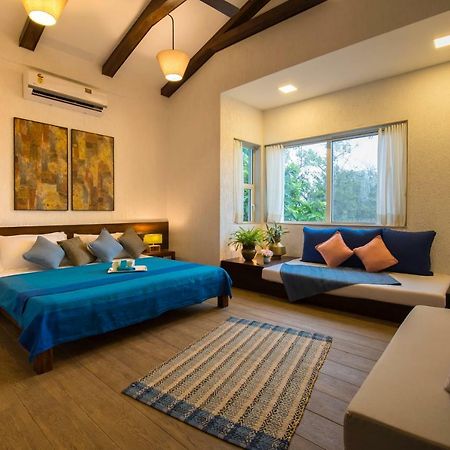 El Lodge By Stayvista - Pool, Lawn, And A Charming Gazebo For Your Perfect Getaway Lonavala Bagian luar foto